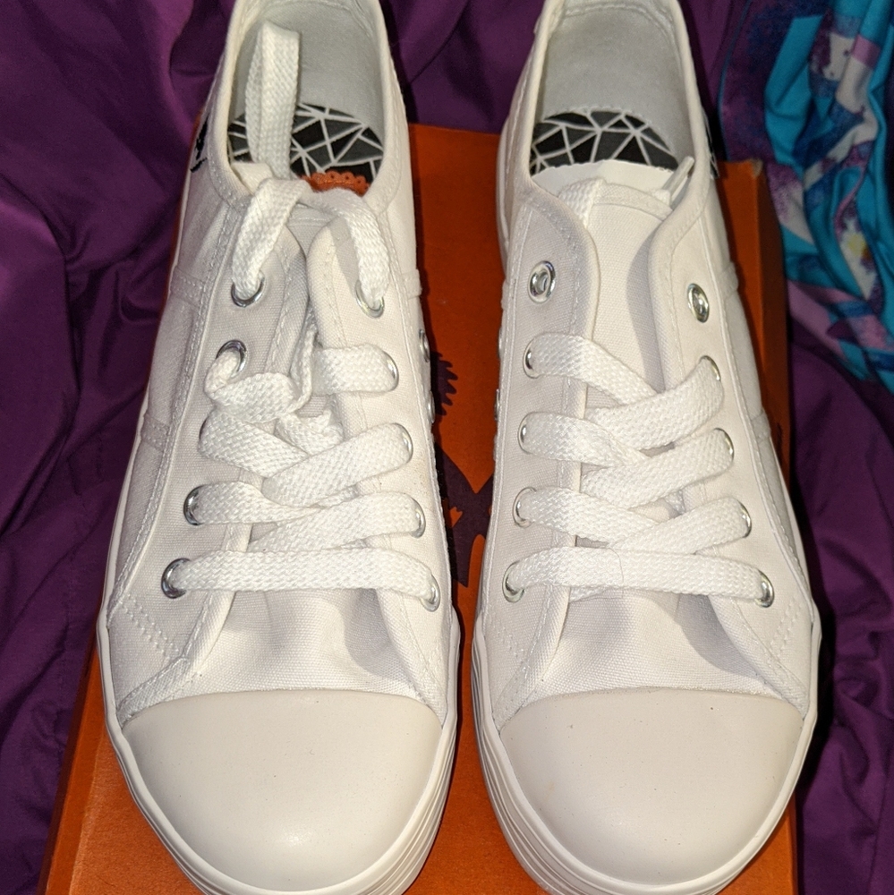 Women's Canvas Shoes